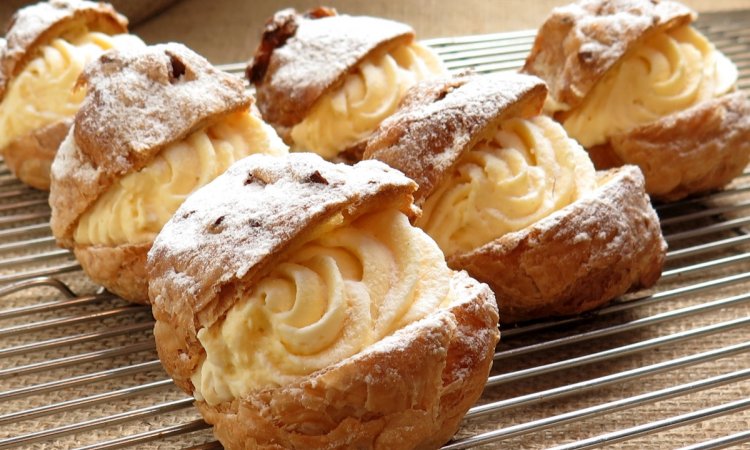 Crema pastiera. Pastries from Naples.