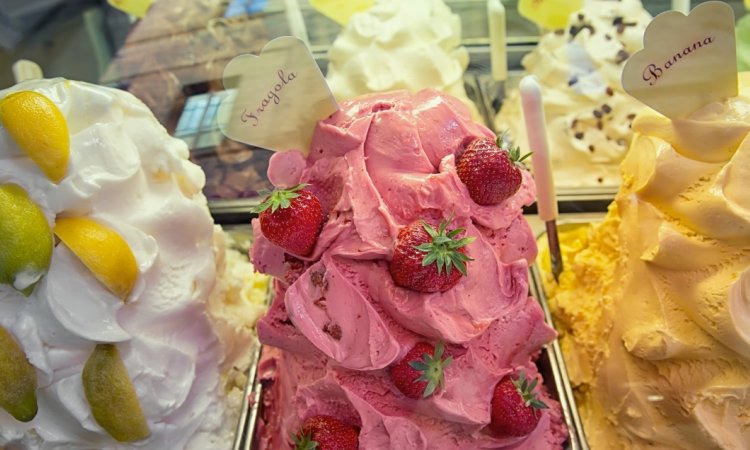 Gelato Bar. Gelato festival in Florence